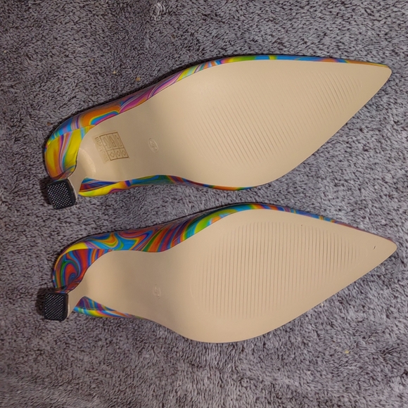 👣GROOVY Peace✌🏻 & Love 💜 70s Style Heels - Picture 14 of 15